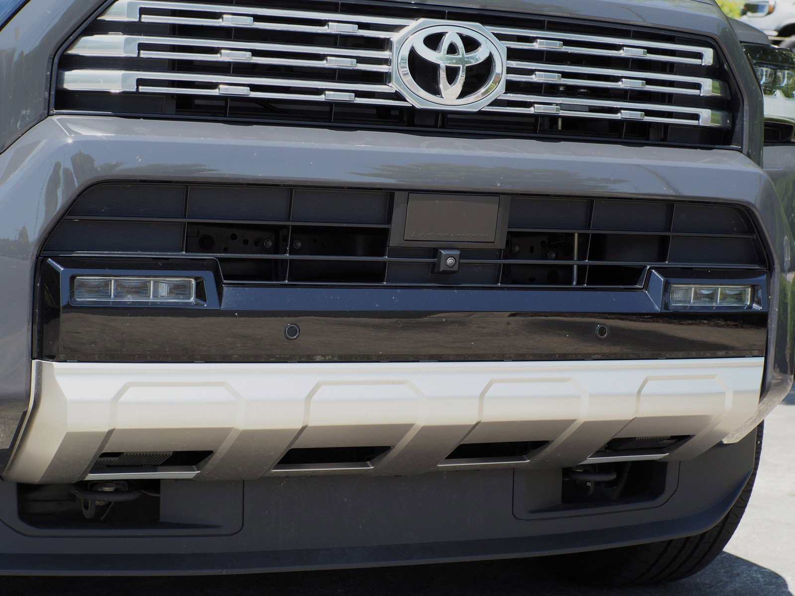 Used 2025 Toyota 4Runner Limited AWD/4WD image 5