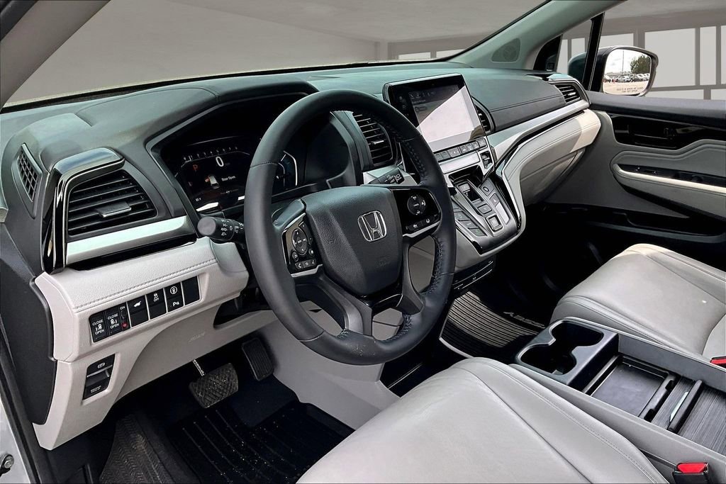 Certified 2024 Honda Odyssey Touring image 17