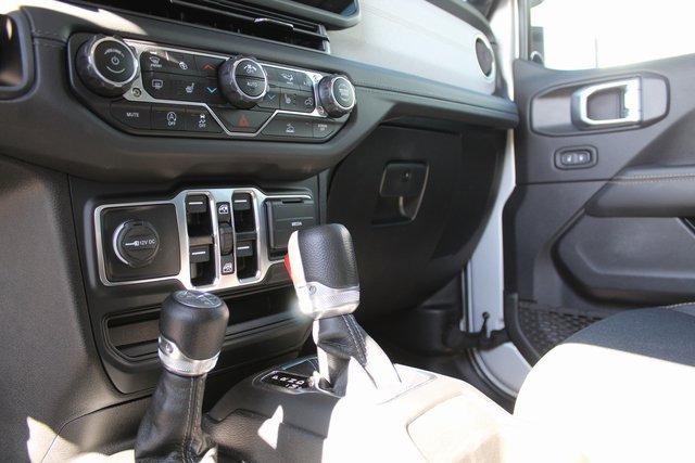 Used 2024 Jeep Wrangler Sahara w/ Technology Group image 28