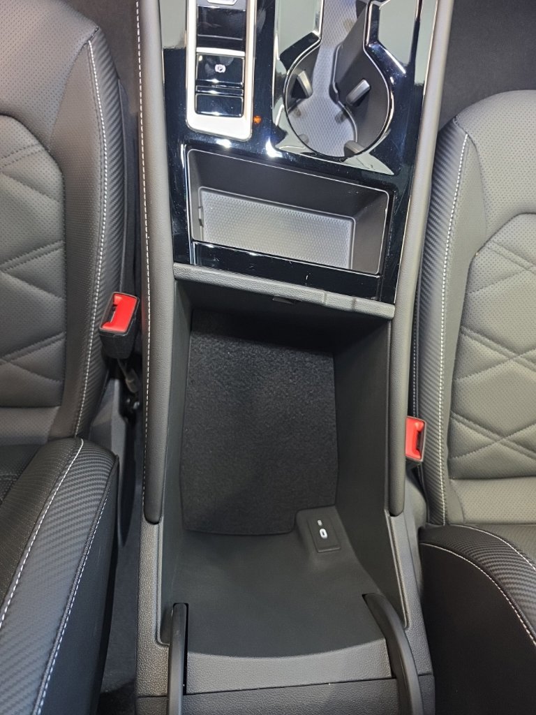 Used 2026 Volkswagen Atlas Cross Sport SE FWD image 28