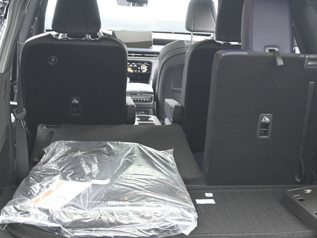 New 2026 INFINITI QX60 Sport w/ Dark Cargo Package image 23