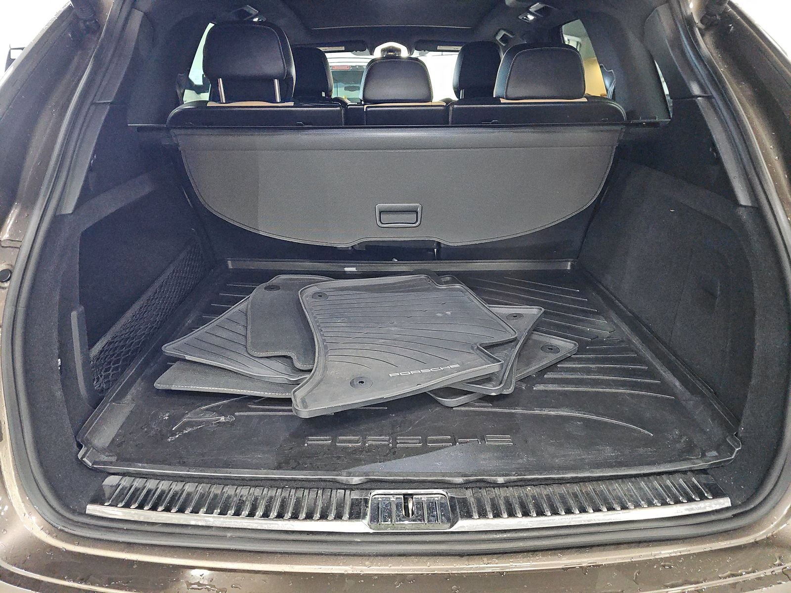 Used 2016 Porsche Cayenne w/ Premium Package image 14