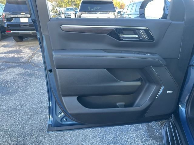 New 2026 Chevrolet Suburban Premier w/ Sun And Tow Package image 11