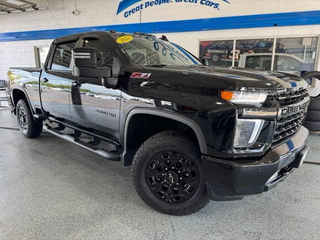 Used 2022 Chevrolet Silverado 3500 LTZ w/ LTZ Plus Package AWD/4WD image 2