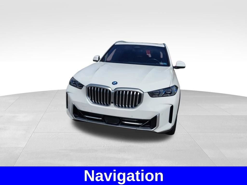 Used 2025 BMW X5 xDrive50e AWD/4WD image 3