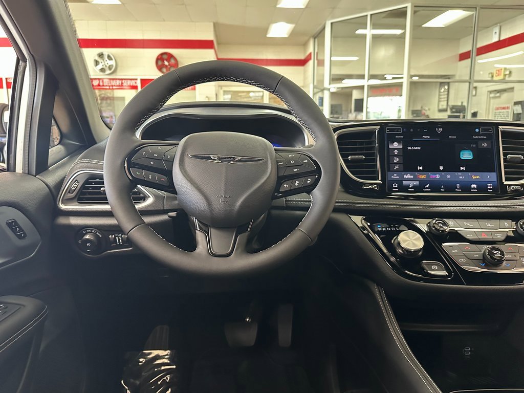 New 2026 Chrysler Pacifica Limited w/ S Appearance Package image 15