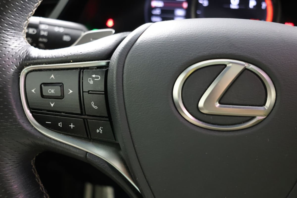 Used 2023 Lexus ES 350 F Sport w/ Accessory Package (Z2) FWD image 28