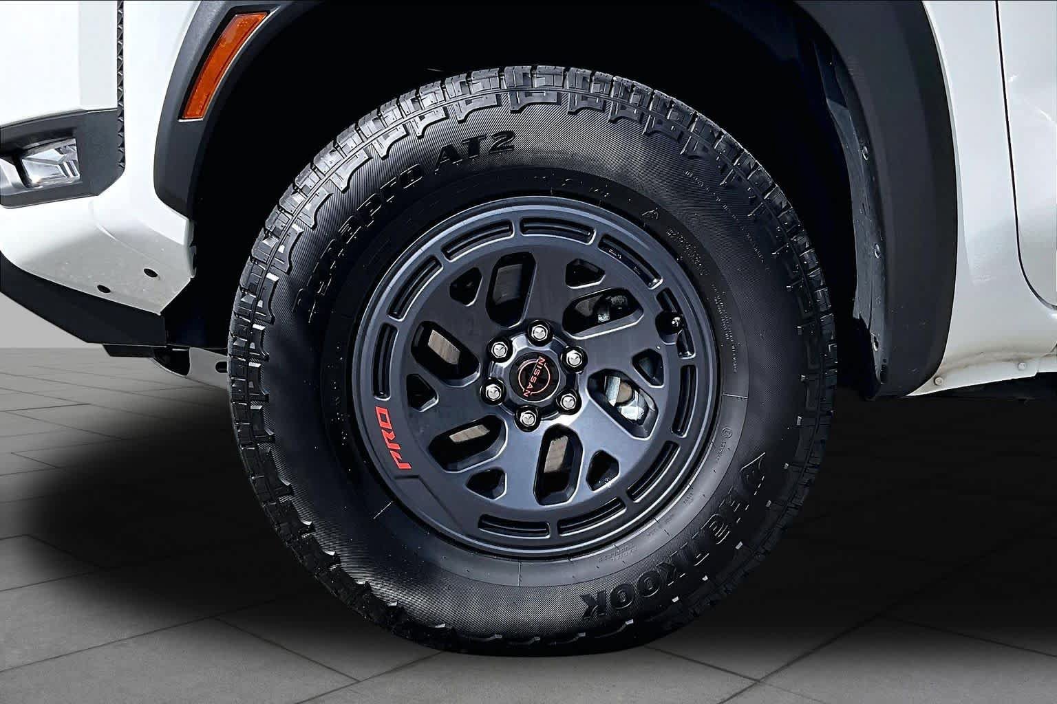 Used 2026 Nissan Frontier PRO-4X AWD/4WD image 11