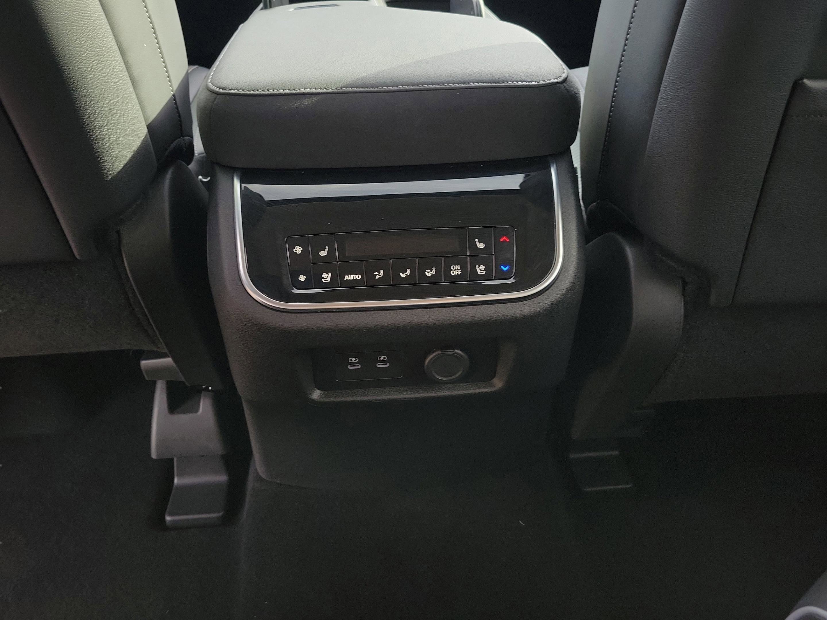 Used 2025 INFINITI QX80 Luxe image 26