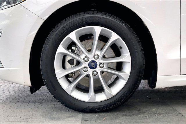 Used 2020 Ford Fusion Energi Titanium image 8