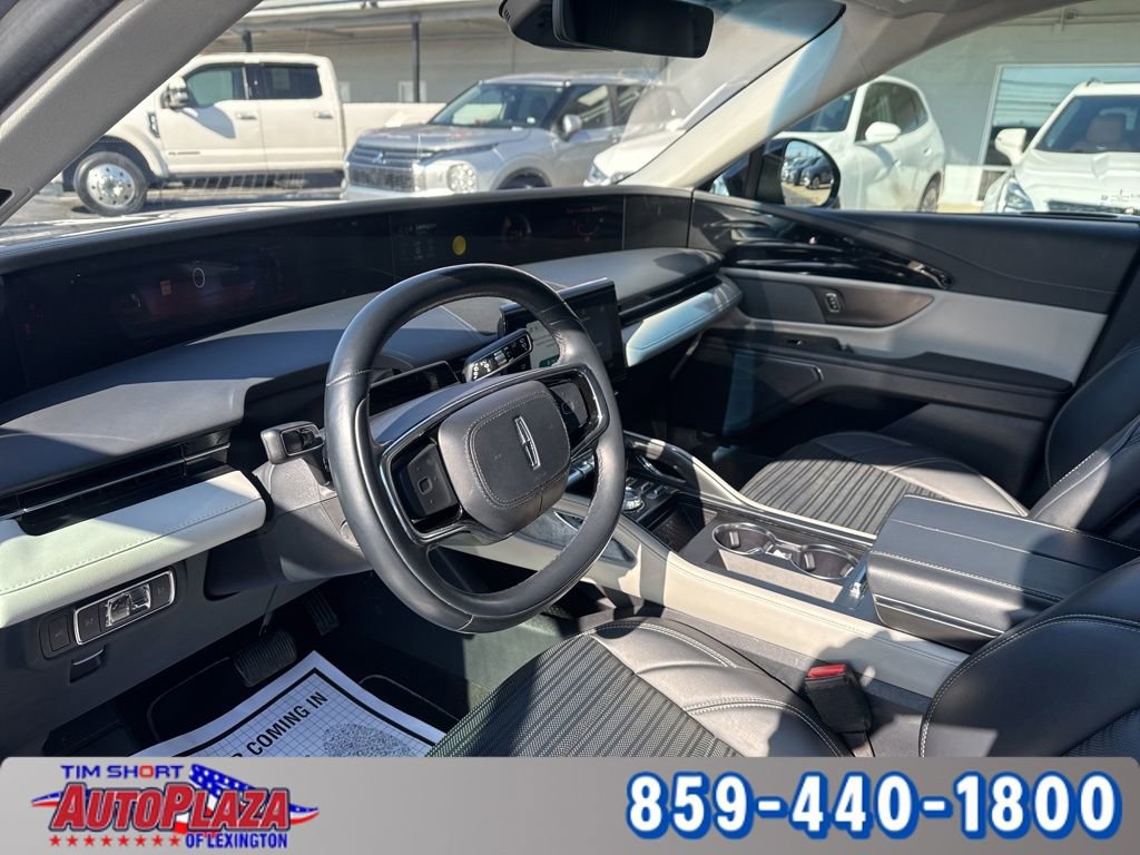 Used 2024 Lincoln Nautilus Reserve AWD/4WD image 3