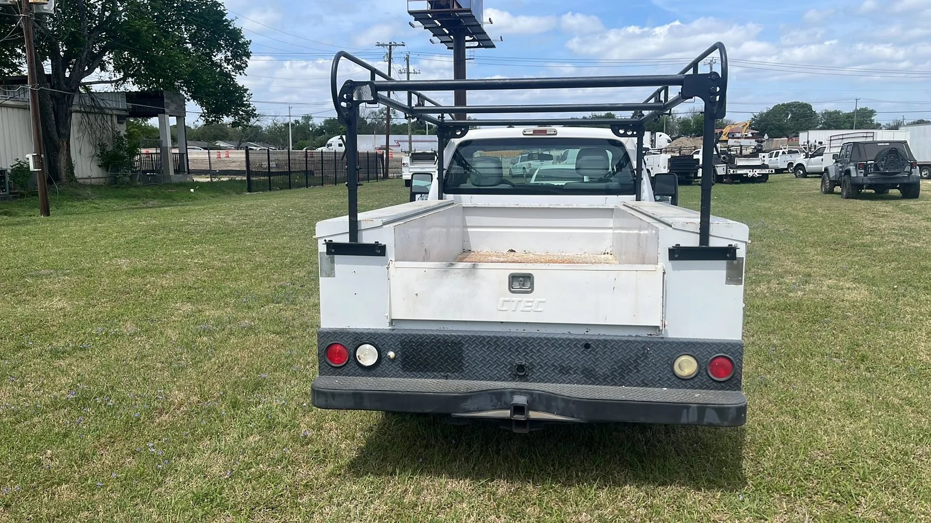 Used 2016 Ford F250 XL w/ XL Appearance Package RWD image 3