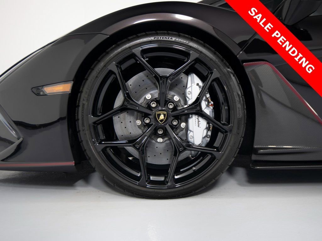 Used 2025 Lamborghini Revuelto image 9