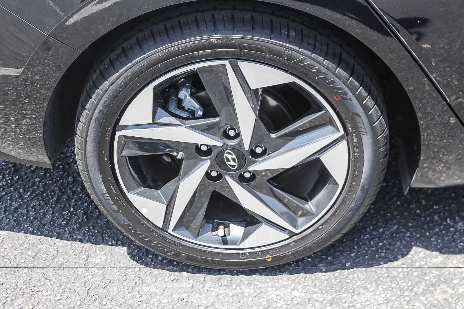 Certified 2023 Hyundai Elantra SEL w/ Convenience Package FWD image 11