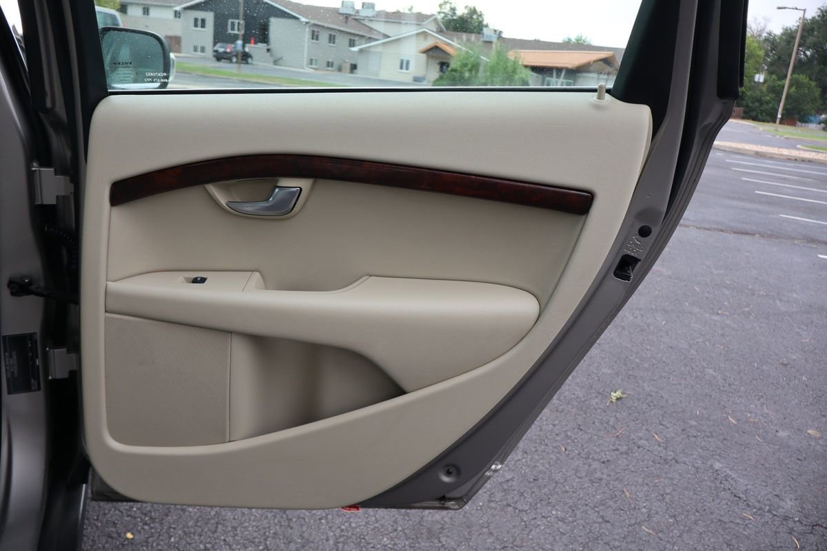 Used 2011 Volvo XC70 T6 image 25