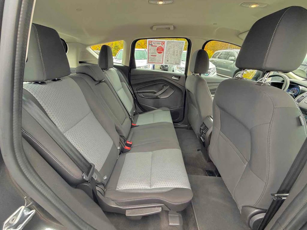 Used 2017 Ford C-MAX SE image 18