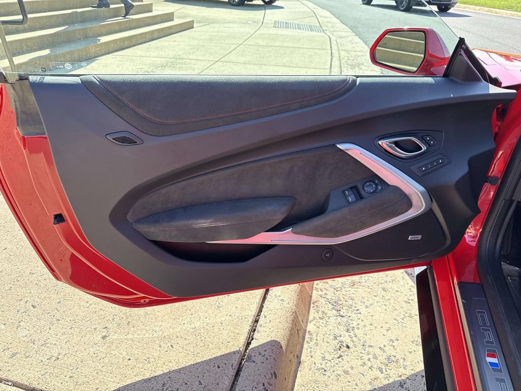 Used 2017 Chevrolet Camaro ZL1 RWD image 28