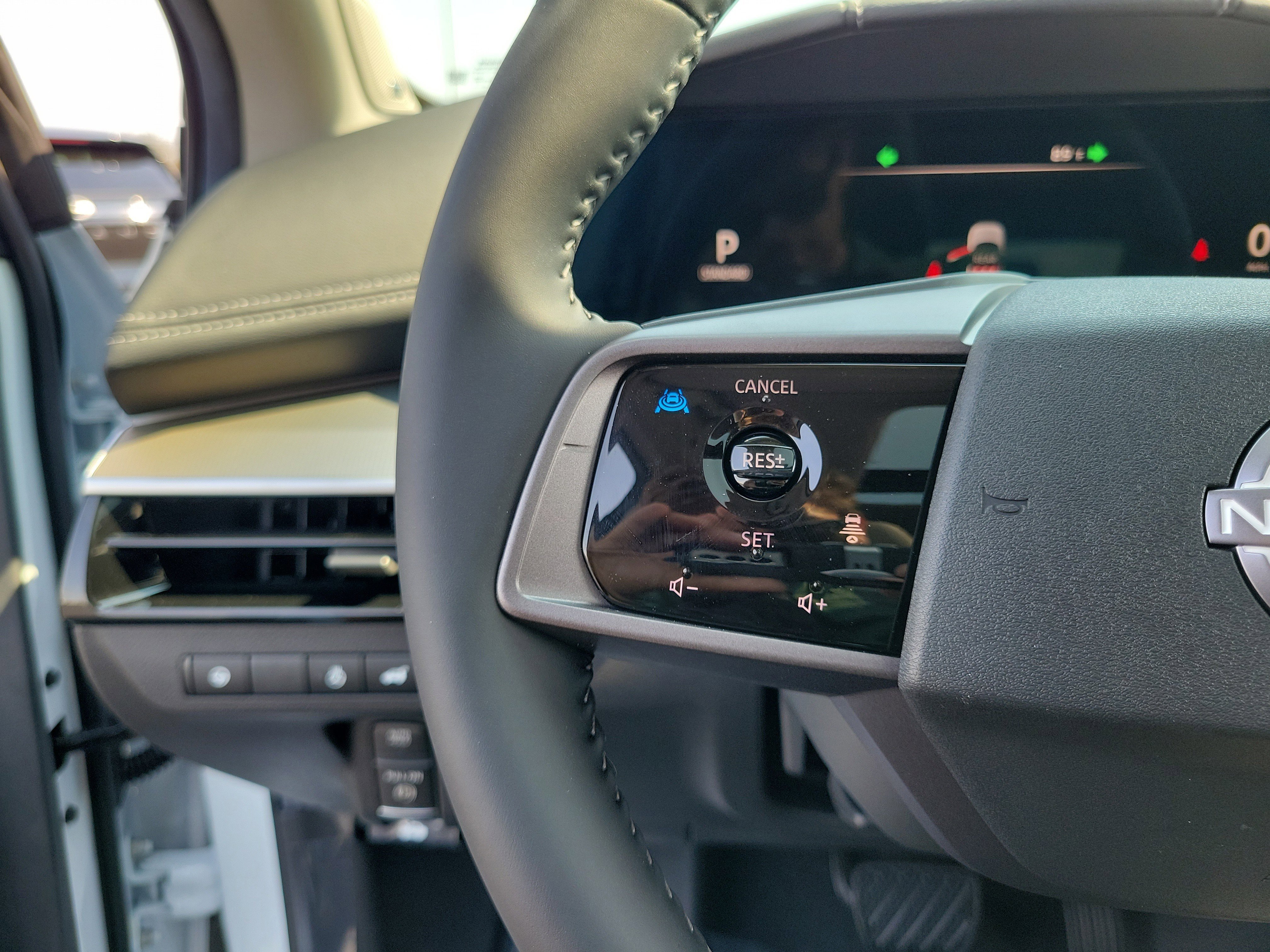 Used 2025 Nissan Murano SL w/ Cargo Package image 23