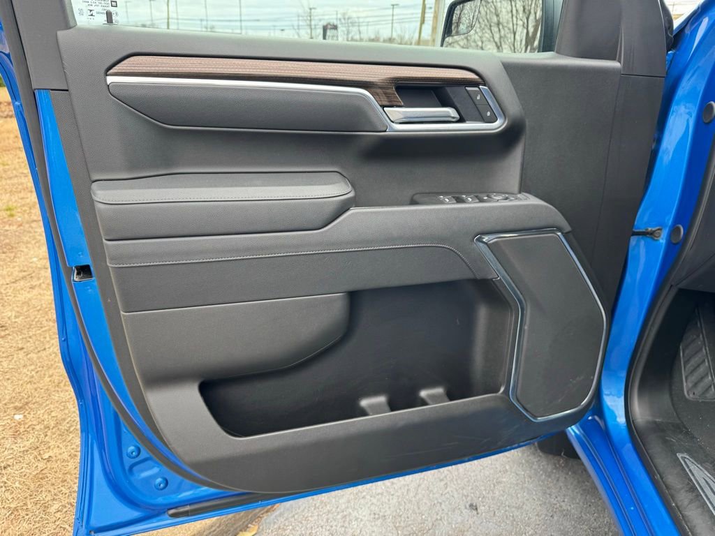 Used 2025 Chevrolet Silverado 1500 LT image 12