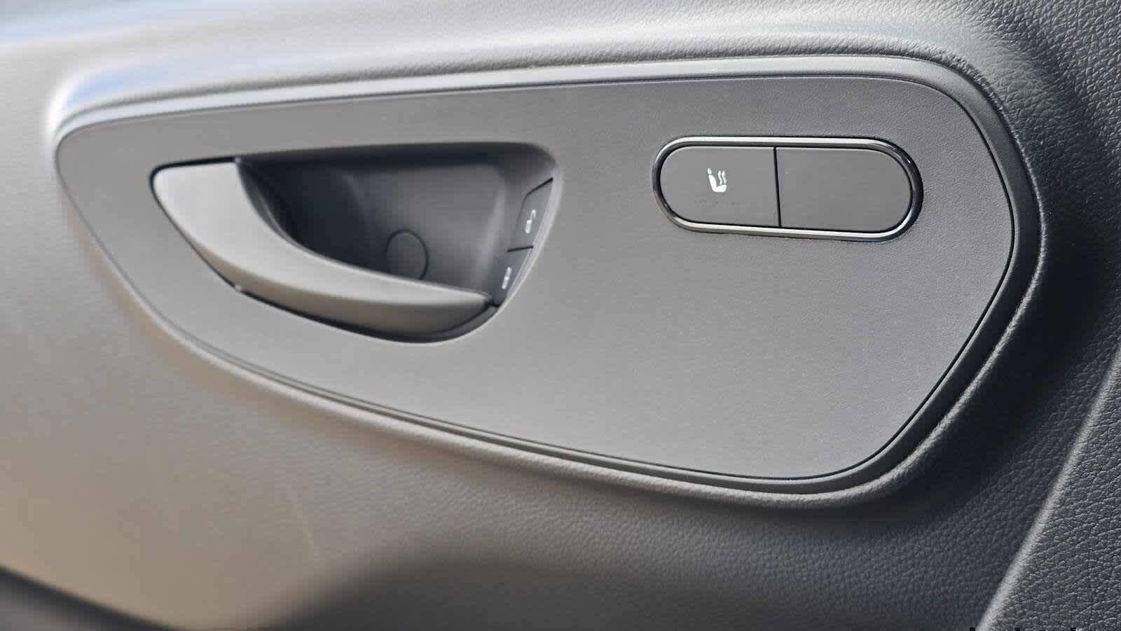 Used 2025 Mercedes-Benz Sprinter 2500 image 25