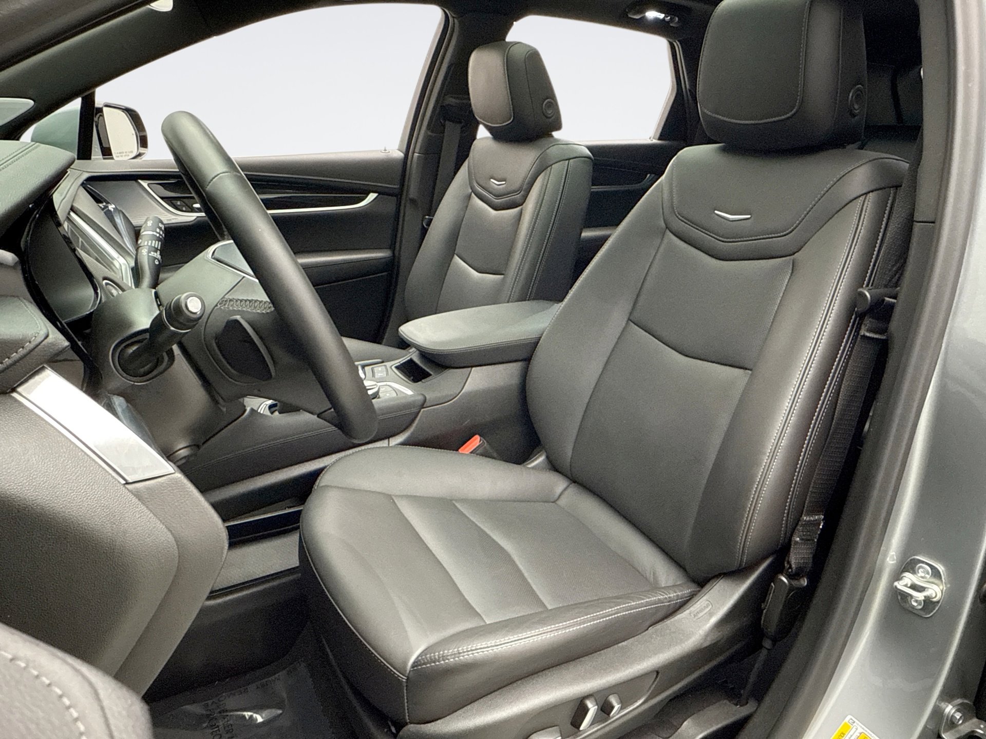 Used 2025 Cadillac XT5 Premium Luxury image 11