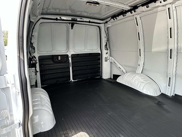 New 2025 Chevrolet Express 3500 Work Van w/ Driver Convenience Package image 21