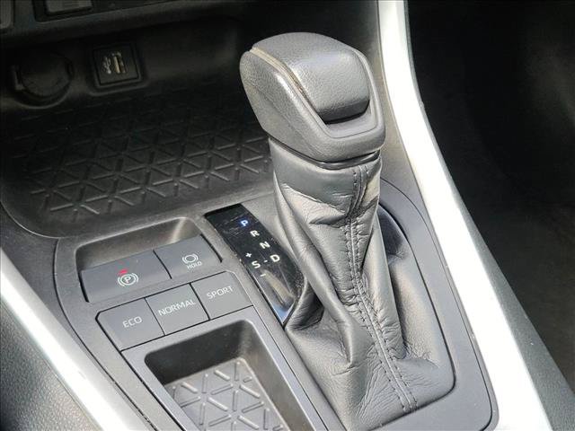 Used 2023 Toyota RAV4 XLE w/ Convenience Package FWD image 11