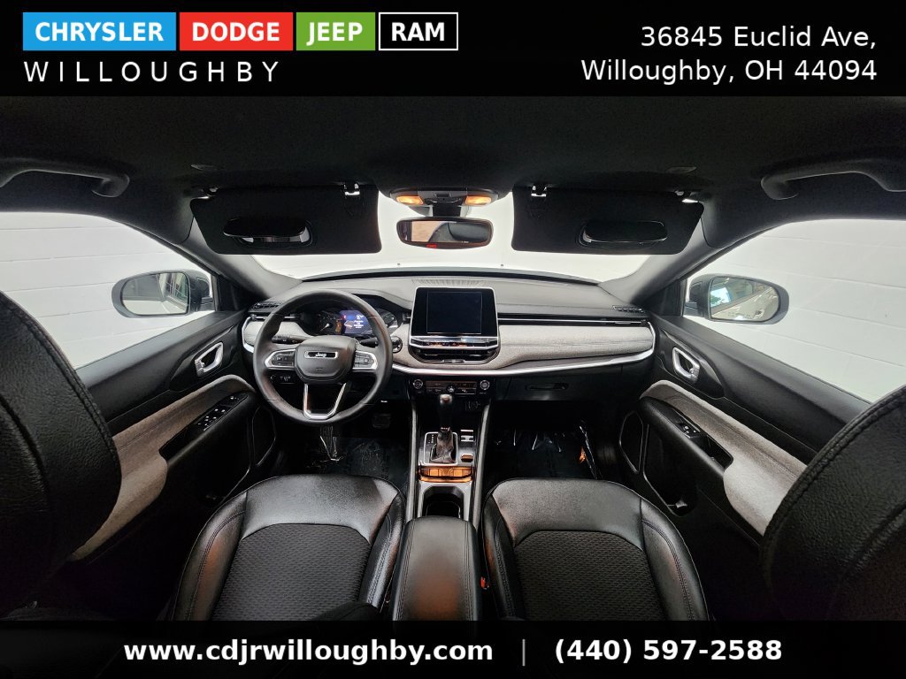 Used 2025 Jeep Compass Latitude AWD/4WD image 27