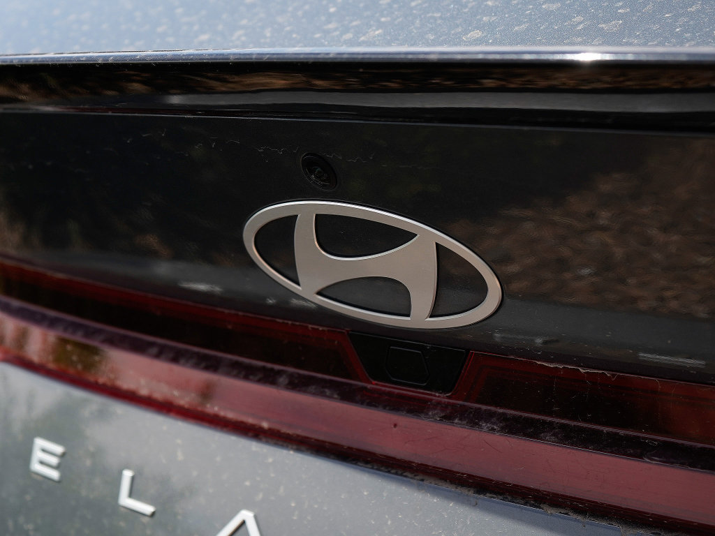 Used 2025 Hyundai Elantra Sport FWD image 6