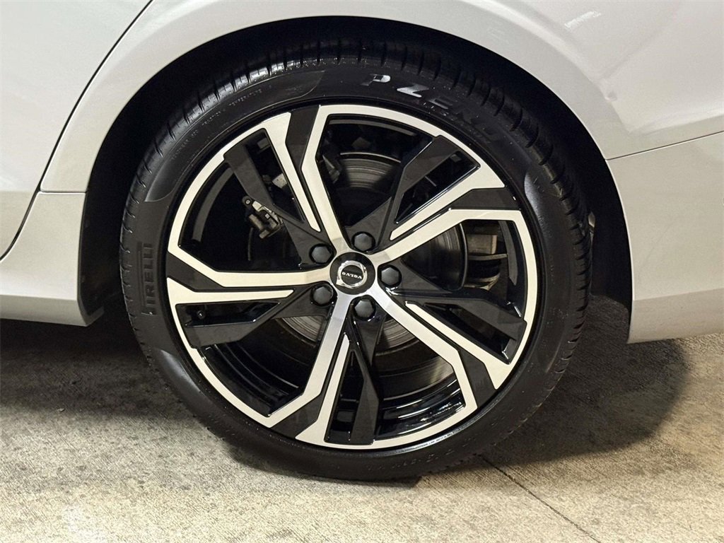 Used 2024 Volvo S60 B5 Plus image 13