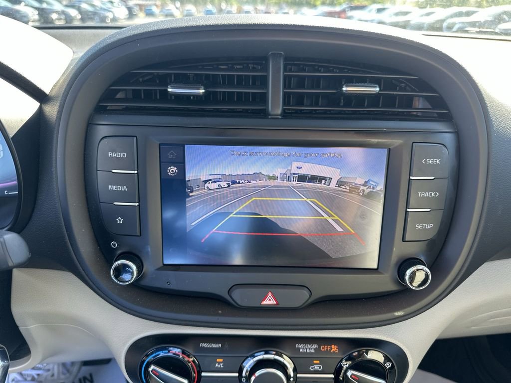 Used 2025 Kia Soul LX FWD image 23