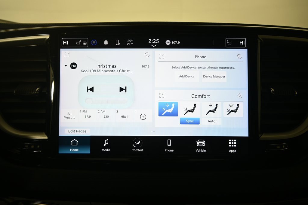 Used 2024 Chrysler Pacifica Touring-L image 29