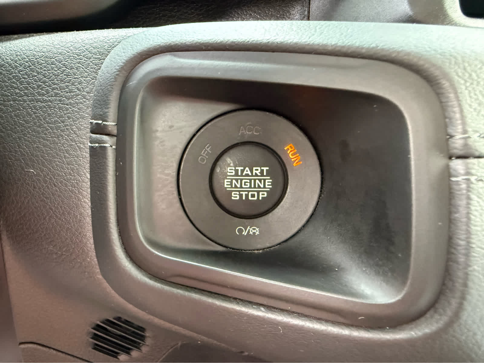 Used 2024 Jeep Wrangler Unlimited Sahara AWD/4WD image 29