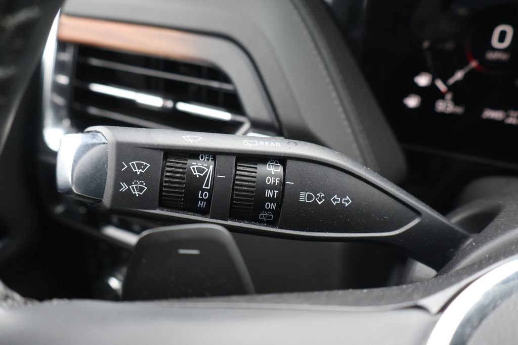 Used 2025 GMC Yukon Denali AWD/4WD image 23