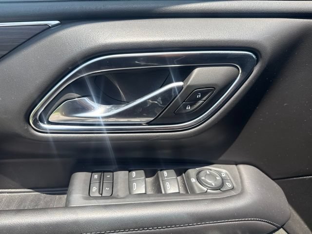 Used 2024 Chevrolet Suburban LT RWD image 12