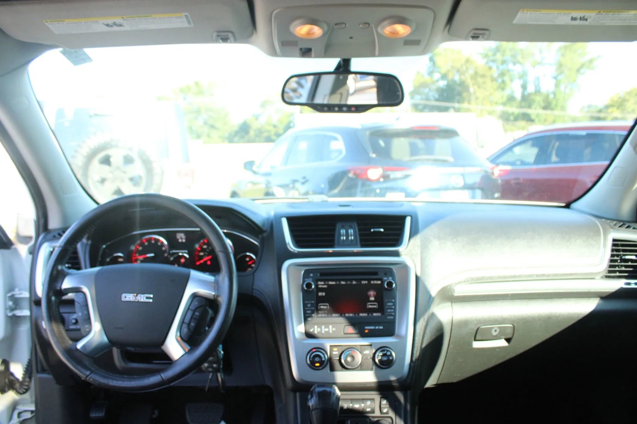 Used 2015 GMC Acadia SLE image 17