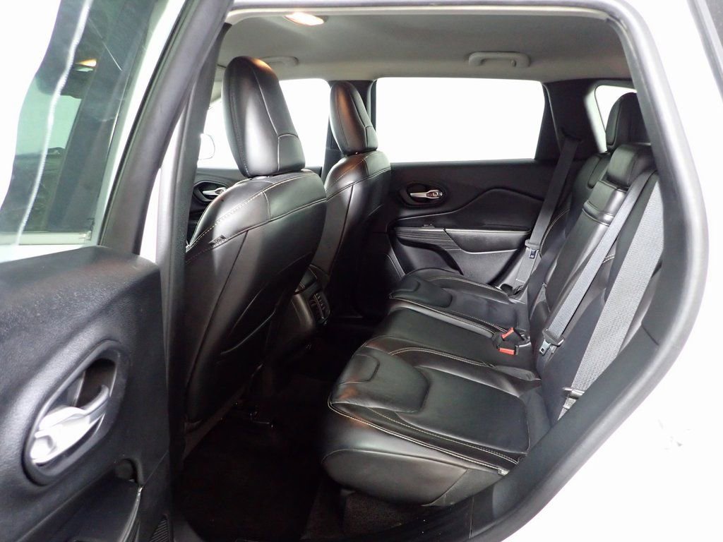 Used 2016 Jeep Cherokee Limited image 29