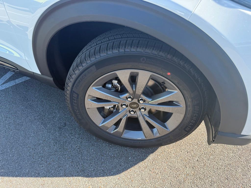 New 2026 Ford Explorer Active w/ Active Comfort Package image 11