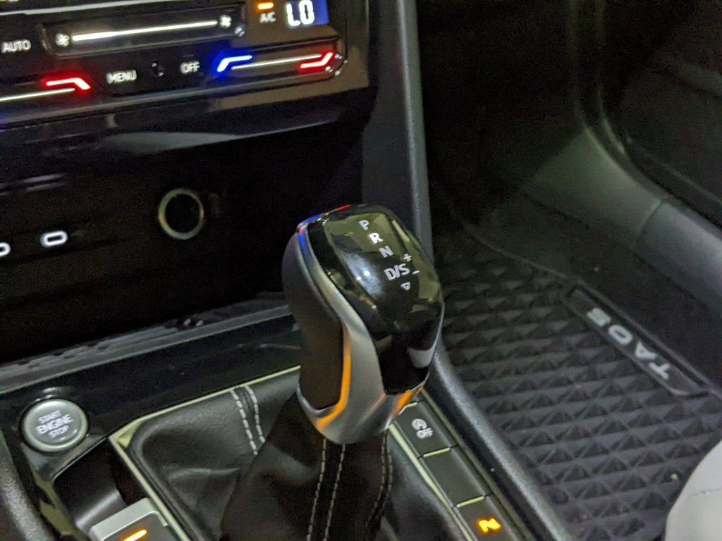 New 2026 Volkswagen Taos SE image 20