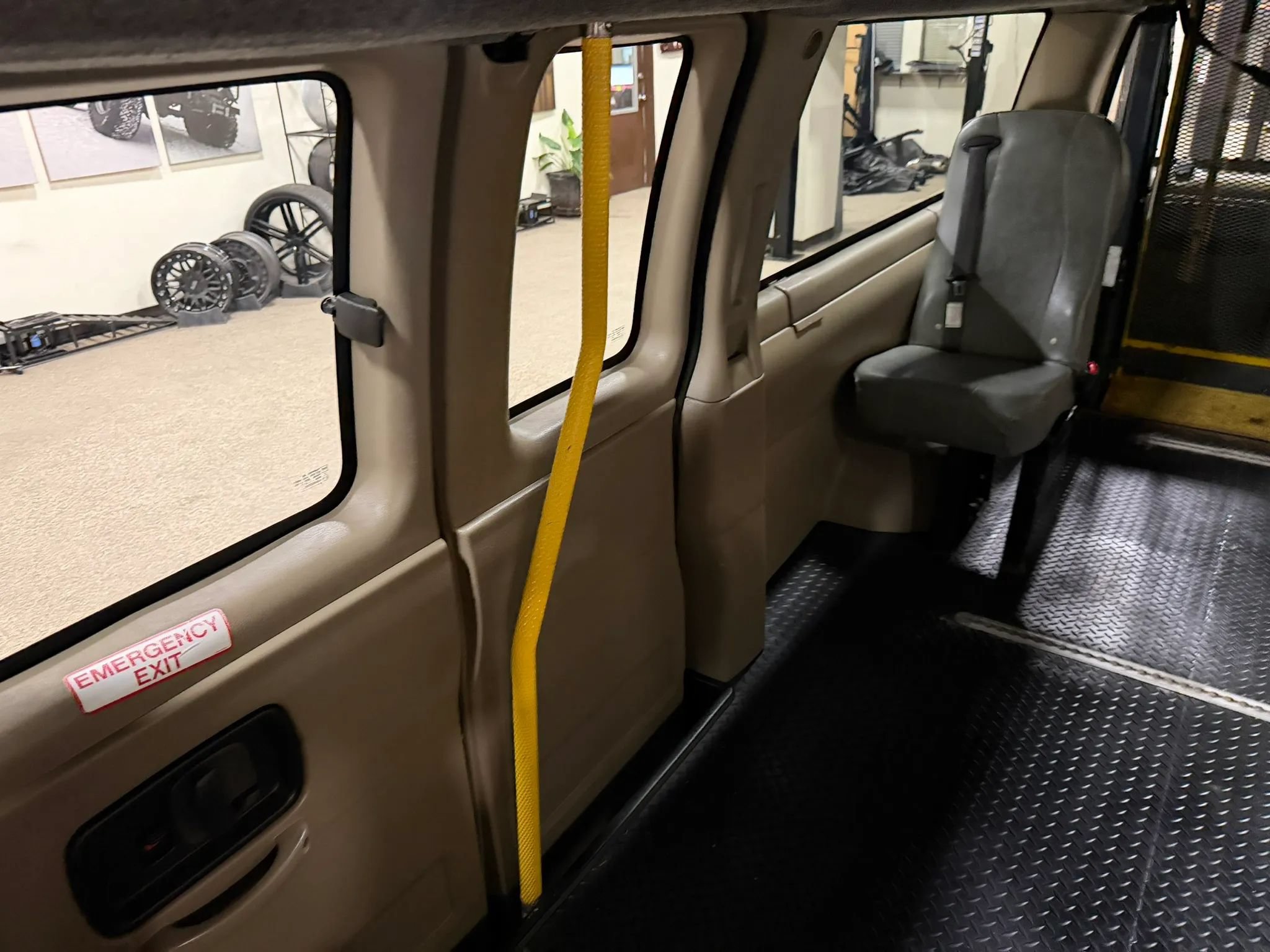 Used 2014 Chevrolet Express 3500 LT w/ LT Preferred Equipment Group RWD image 47