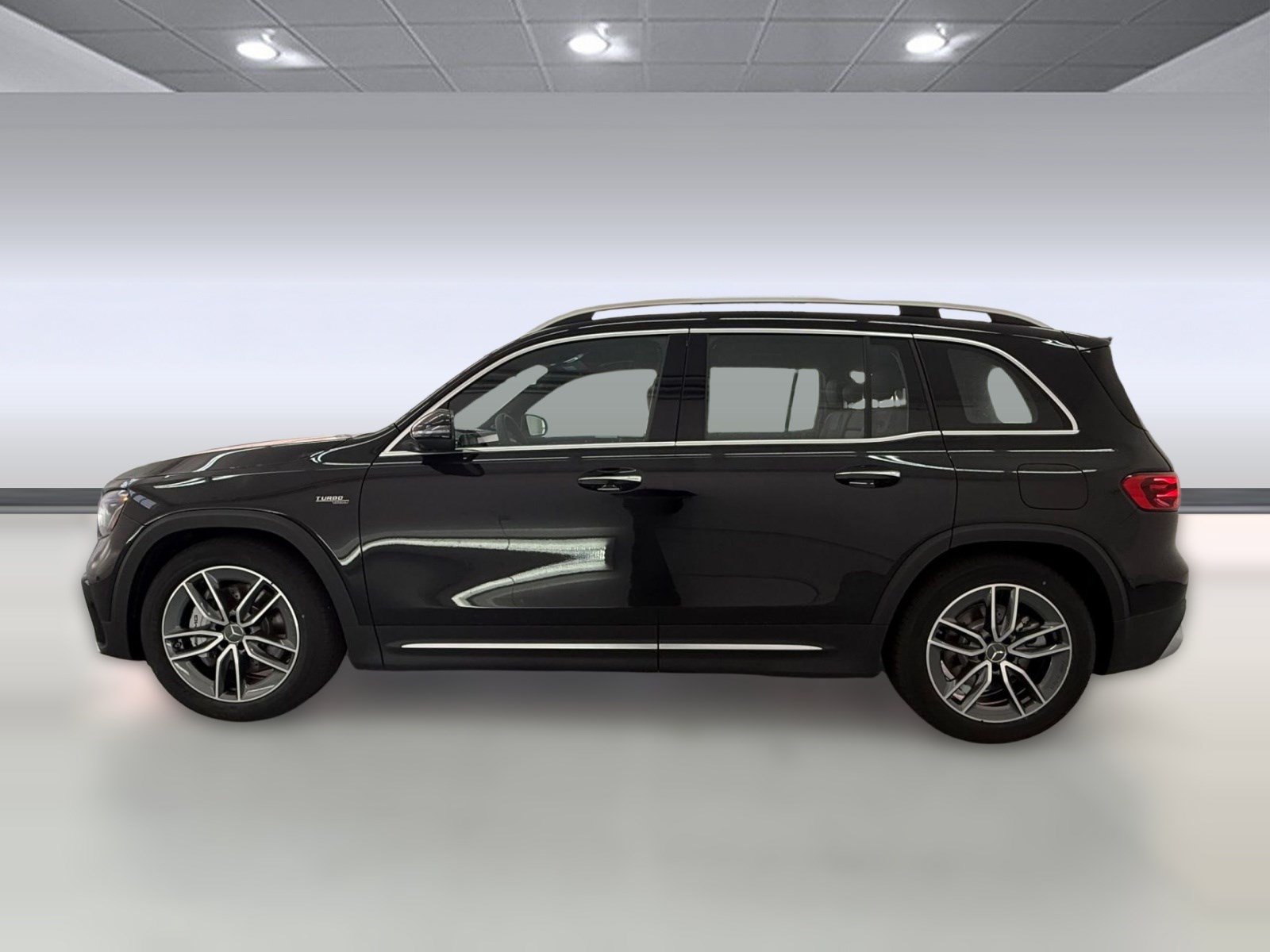 New 2026 Mercedes-Benz GLB 35 AMG 4MATIC image 2