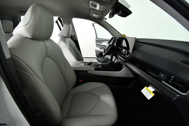 New 2026 Toyota Grand Highlander XLE image 22