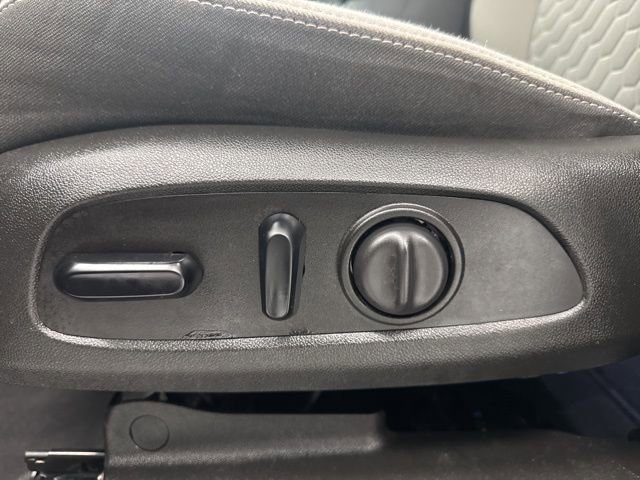 Used 2021 Chevrolet Equinox LS w/ LS Convenience Package image 10