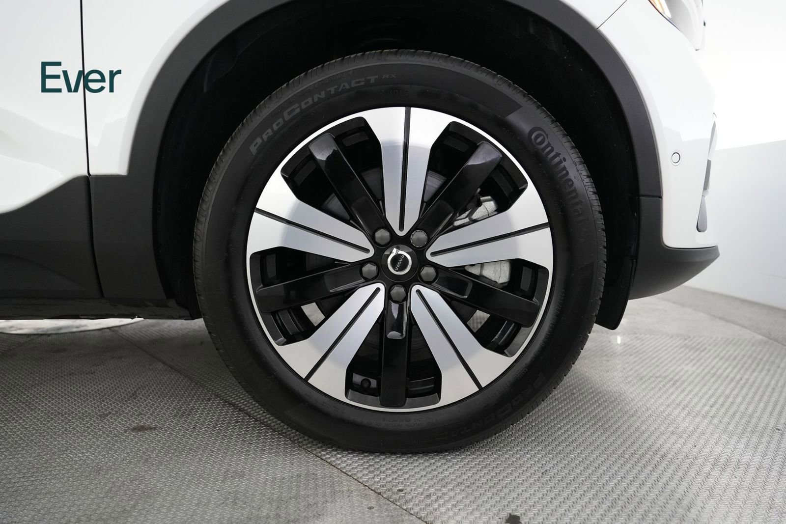 Used 2023 Volvo XC40 Recharge Plus w/ Protection Package Premier AWD/4WD image 20