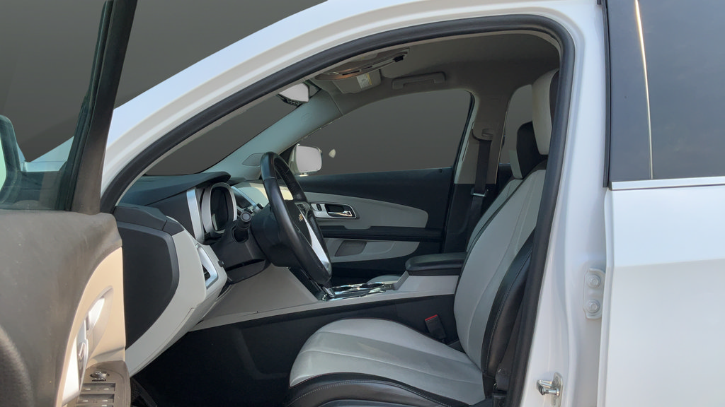 Used 2016 Chevrolet Equinox LTZ w/ Enhanced Convenience Package AWD/4WD image 17