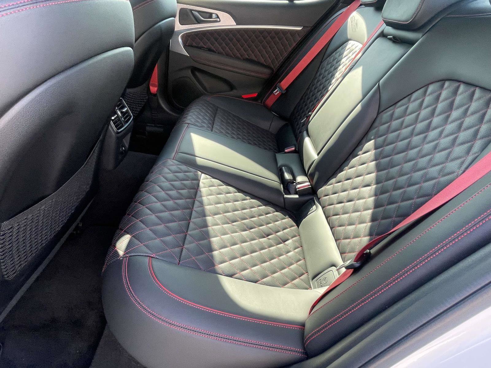 Used 2023 Genesis G70 3.3T w/ Sport Prestige Package image 10