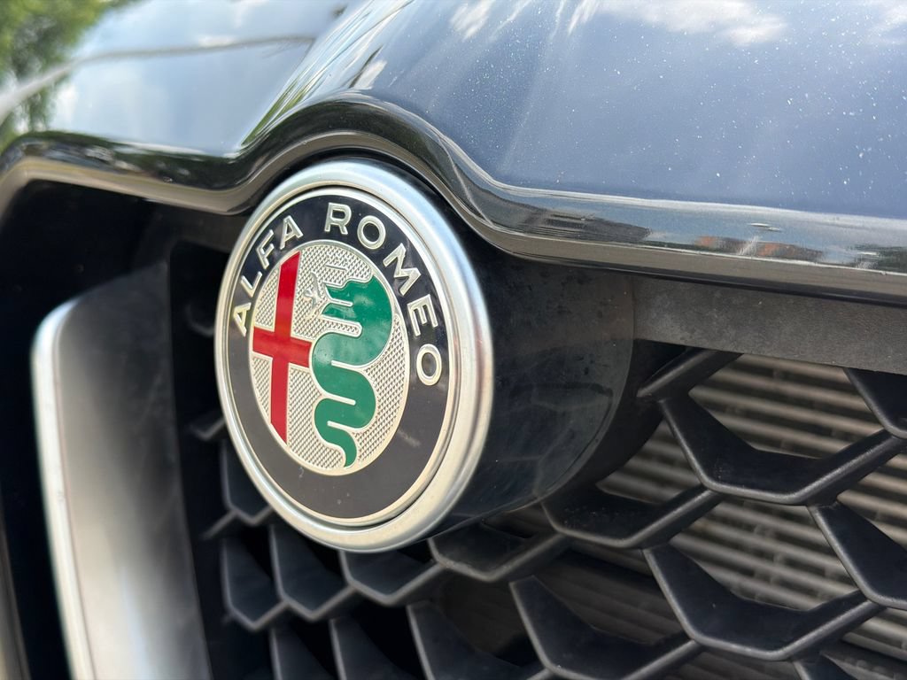 Used 2022 Alfa Romeo Stelvio Ti AWD/4WD image 13