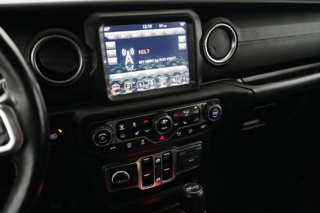 Used 2019 Jeep Wrangler Unlimited Sahara w/ Quick Order Package 24M Moab AWD/4WD image 24