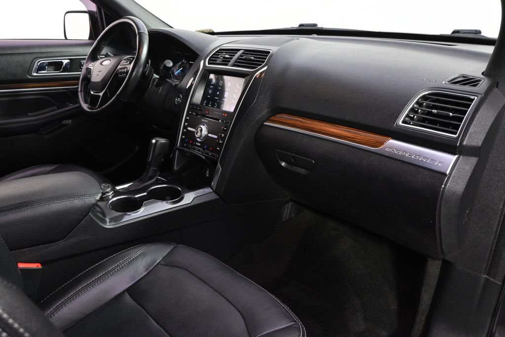 Used 2017 Ford Explorer Limited w/ Equipment Group 301A AWD/4WD image 15