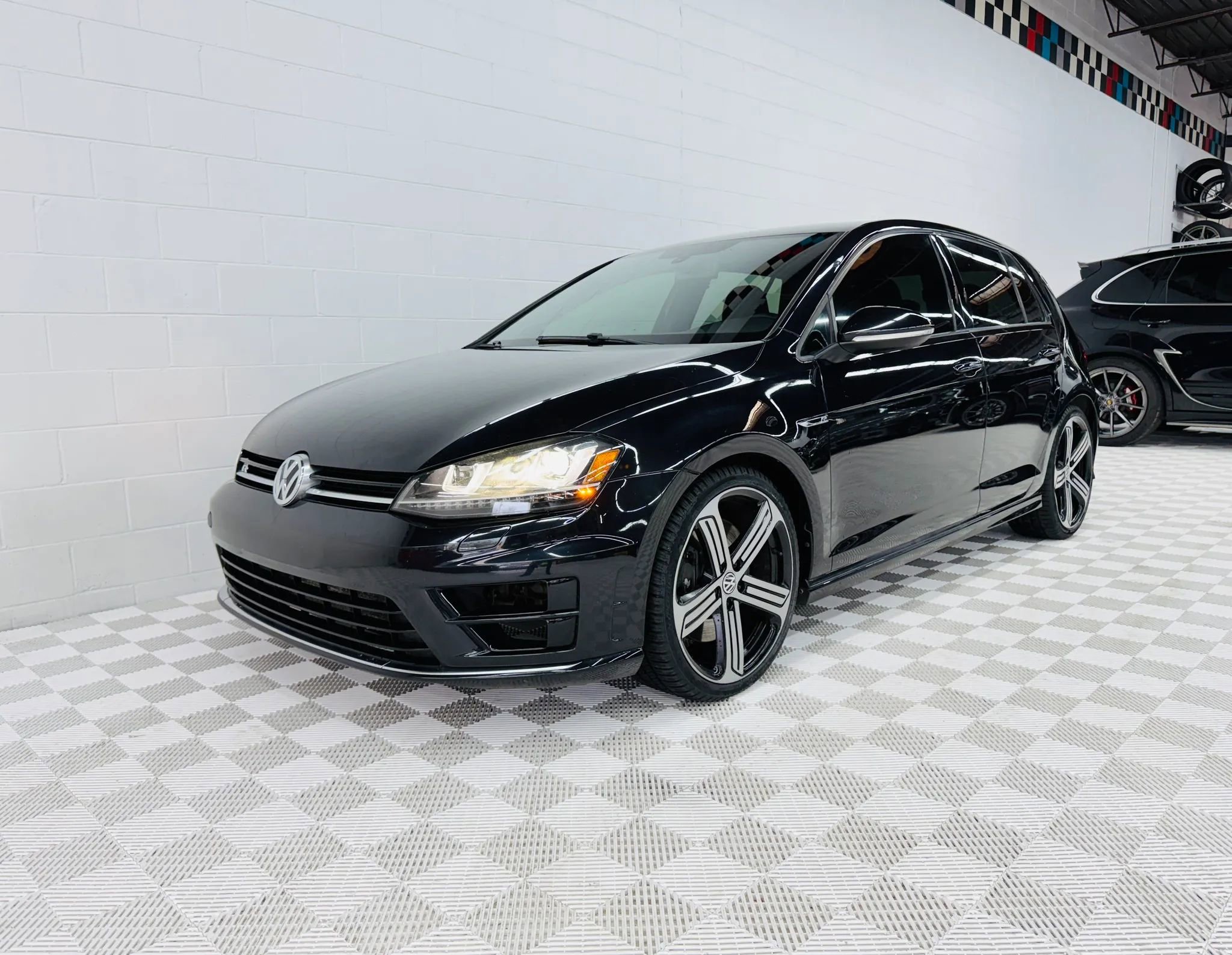 Used 2016 Volkswagen Golf R 4-Door AWD/4WD image 2